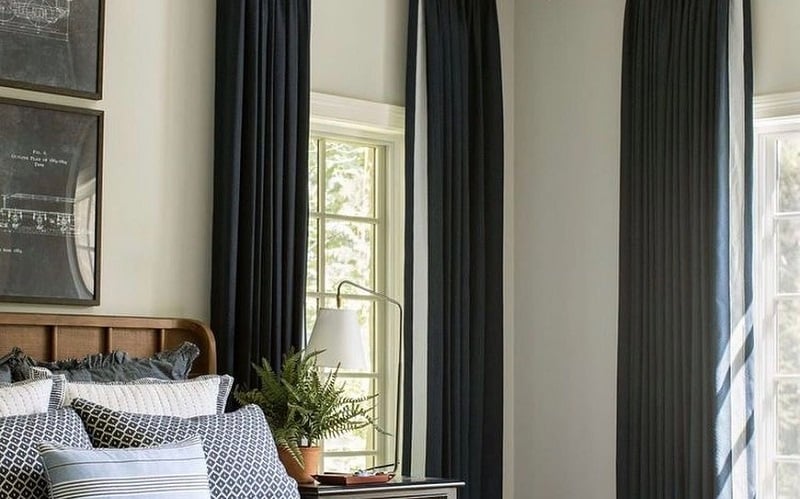 Pleated Dark Curtains